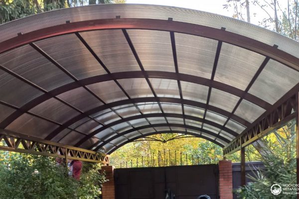 Навес из поликарбоната