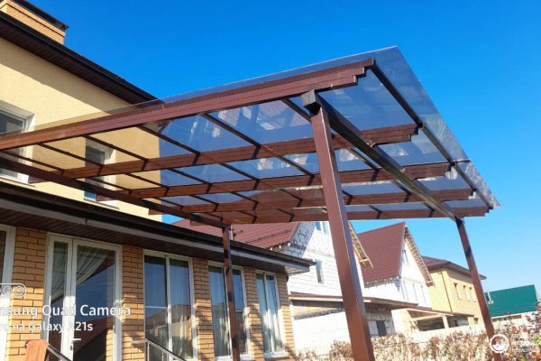 Навес из поликарбоната