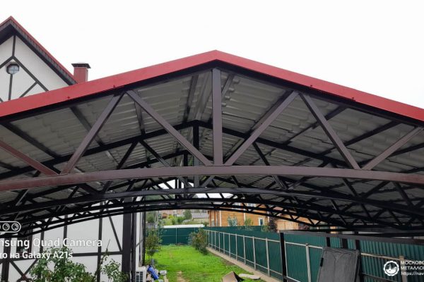 Навес из металлочерепицы